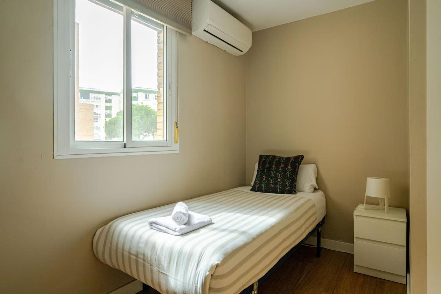 Apartamento Torneo Moderno Luminoso Climatizado 7 Pax Sevilla Exterior foto